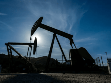 Цены на нефть растут, несмотря на предложение Ирана открыть Ормузский пролив