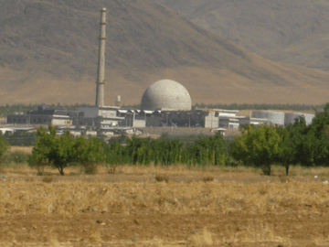 Иран осуждает американо-израильский рейд на завод