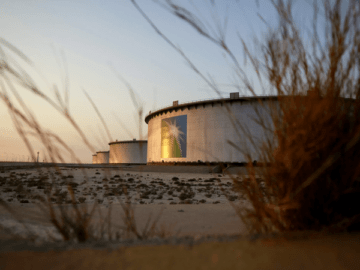 Saudi Aramco приостанавливает поставки сжиженного газа до мая из-за повреждения инфраструктуры