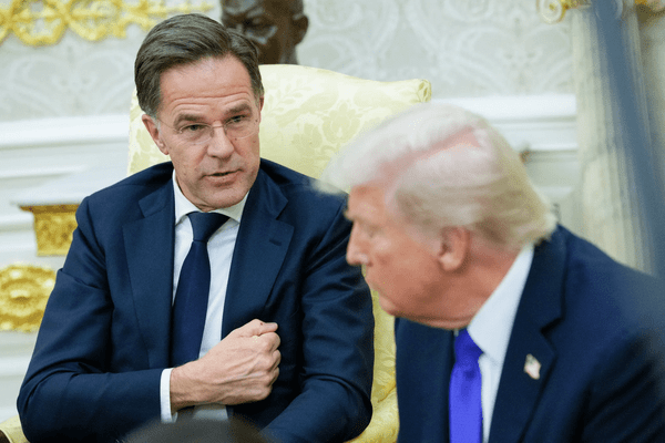 Трамп диктует условия: Генсек НАТО готовится к жёсткому разговору с европейскими компаниями