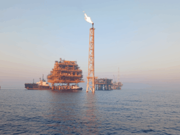 Иран ввёл в эксплуатацию крупную морскую нефтяную платформу в условиях военного времени