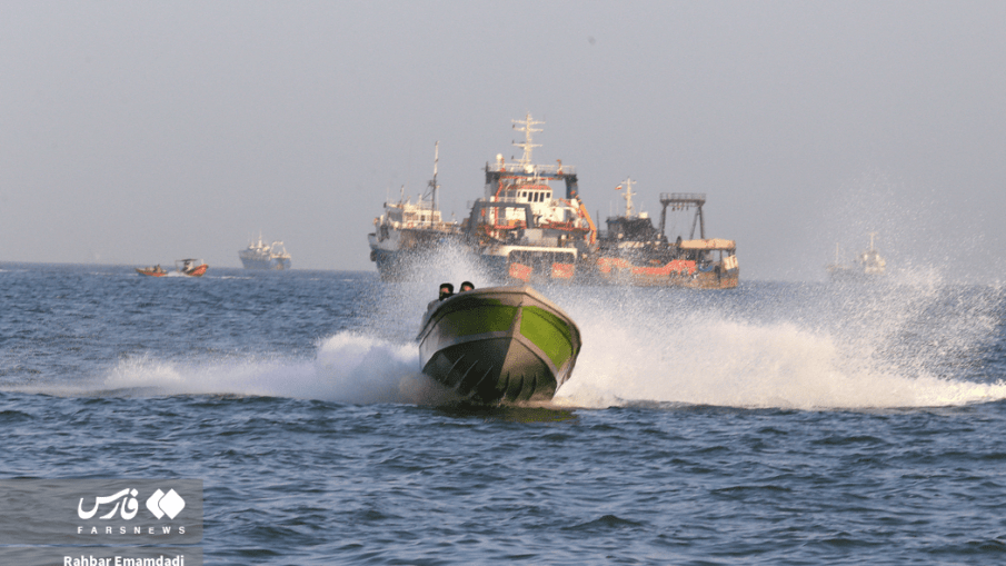Морское судоходство в Ормузском проливе продолжается