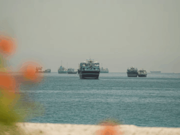 Всё больше судов проходят Ормузский пролив под охраной ВМС КСИР