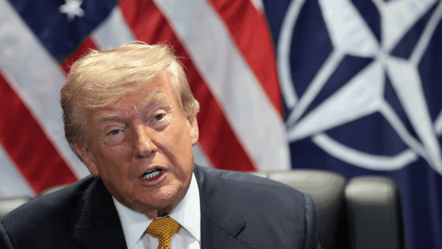 Иранский дипломат назвал Дональда Трампа «преступником и убийцей»